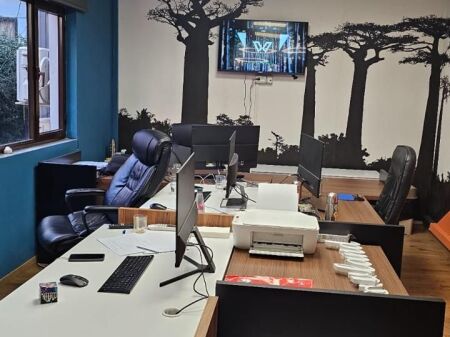 AMBIENTE COMMERCIALE IN AFFITTO UFFICIO A BLLOK