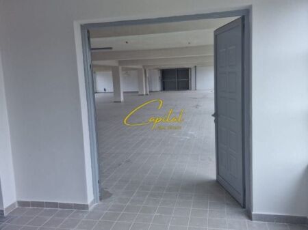 MAGAZZINO IN AFFITTO 720 M2 VIA PRUSHI 2.200 EURO