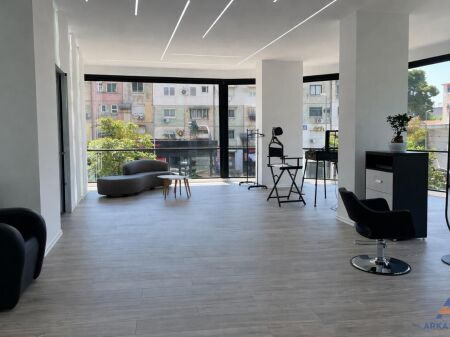 BUSINESS FOR SALE 125 M² "XHANFIZE KEKO STREET, PORCELAN" 15,000 EURO