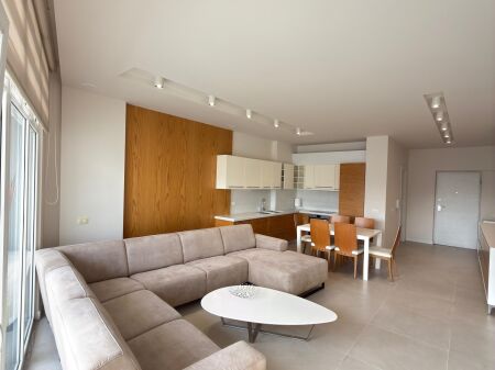 Appartamento 2+1+2 in vendita a Komuna e Parisit