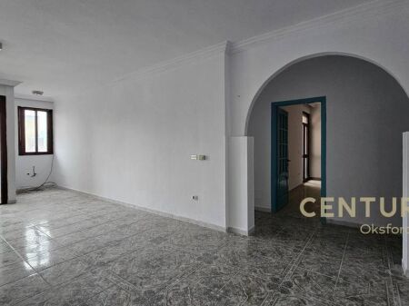 OFFICE SPACE FOR RENT IN OLD BLOCK 3+1+2 WITH GARAGE