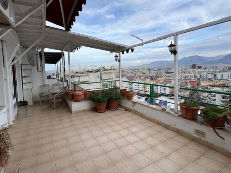  Duplex 3+1+2 con veranda in vendita