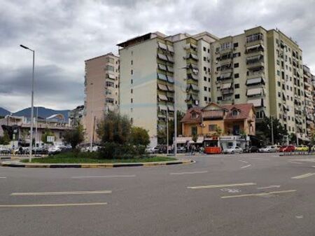 Affitto, Locale Commerciale, Comune di Parigi, Tirana.