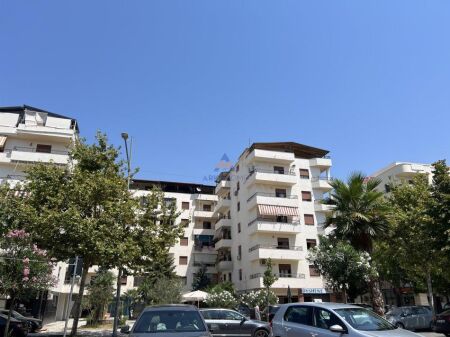 OCCASIONE!!! VENDESI APPARTAMENTO 2+1+1 + VERANDA CON VISTA MARE SPIAGGIA FERROVIA – DURRËS 124000 €