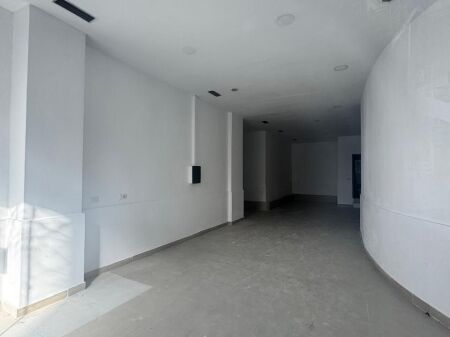 NEGOZIO IN AFFITTO 112M2 VIA ELBASAN 80.000 LEKE