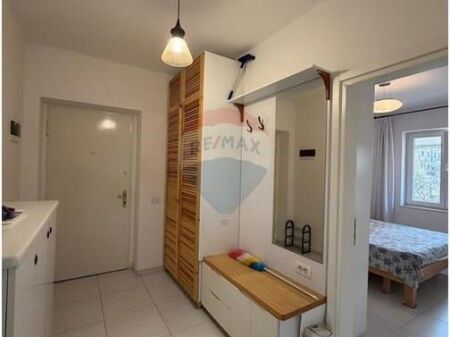 Shitet apartament 1+1, rruga Belul Hatibi te Oxhaku
