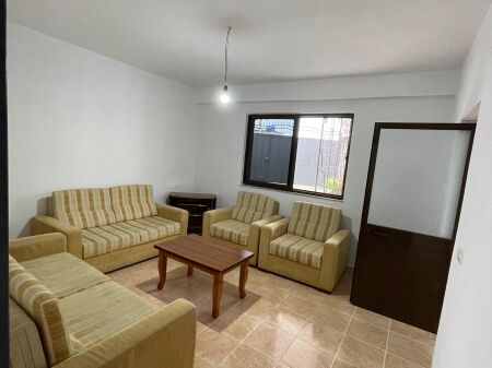 Casa privata 2+1 in affitto in affitto a Misto Mame