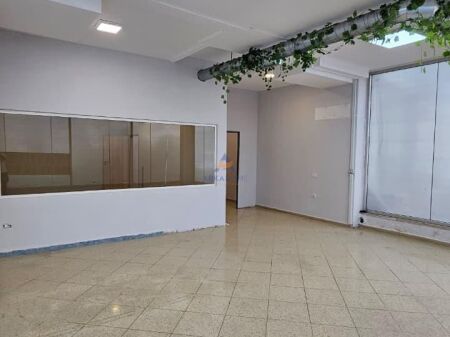 SI AFFITTO GENTILMENTE 136M2 KODRA E DIELLIT 100.000 LEKE