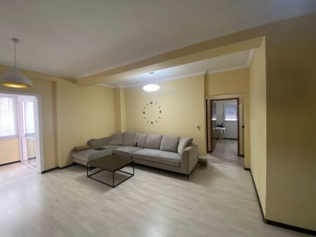 Super appartamento 2+1+2, Hotel Queen, Comune di Parigi