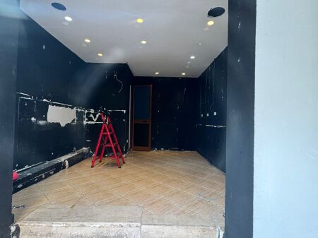 NEGOZIO IN AFFITTO 20 M2 VIA ELBASANIT 60.000 LEKE