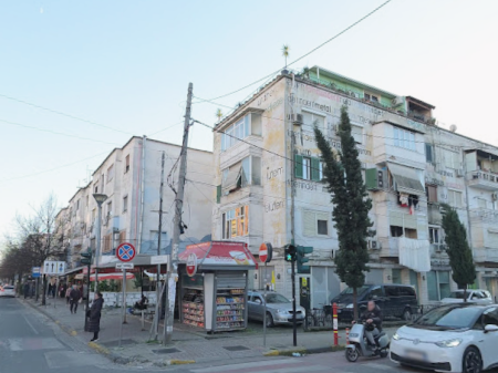 SHITET APARTAMENT 2+1 Rruga Bardhyl Buze Rruge 148,000Euro