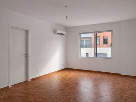 UFFICIO IN AFFITTO 70 M2 ASTIR 40.000 LEKE