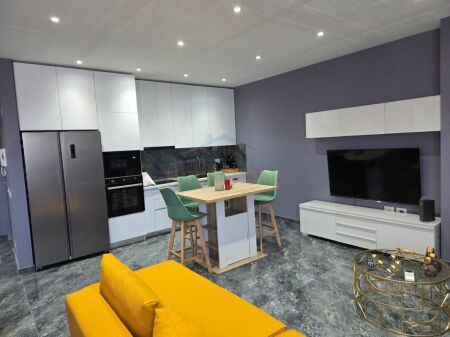 Qera, Apartament 2+1+2 Rruga Panorama