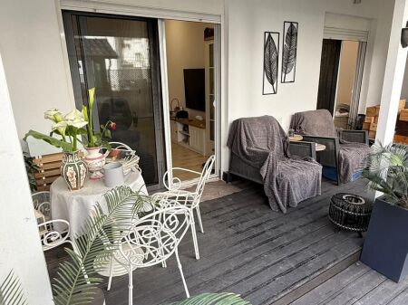 VENDESI APPARTAMENTO 2+1 CON CORTILE QERRET, VICINO ALL'HOTEL SUPREME