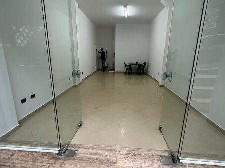 BUSINESS PREMISES FOR RENT IN THE VILA ZOGU AREA