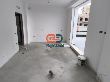 Al Nuovo Viale, Appartamento 1+1 con Veranda in Vendita in Fase Finale !!