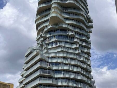  Vendesi in vendita 3+1 – TIRANA’S ROCK, Piazza Skënderbej