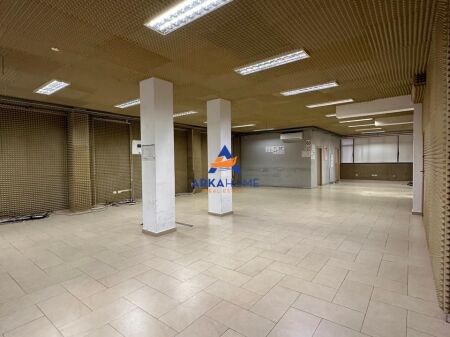 UNITÀ COMMERCIALE IN AFFITTO 350 M² "CITTÀ DEGLI STUDENTI" 3.000 € / MESE