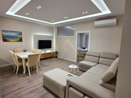 Appartamento in vendita – Durazzo, Spiaggia (Quartiere 13), vicino all'Hotel Adriatik