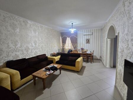 Appartamento 2+1+2+Posto Auto In Vendita a Irfan Tomini, Tirana - 320,000€ | 130 m²