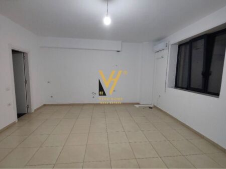 OFFICE 38 M2 FOR RENT AT SIRI KODRA 35,000 LEKE