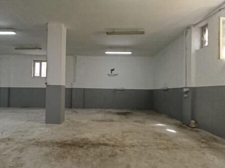 MAGAZZINI IN AFFITTO 179 M2 21 DICEMBRE 90.000 LEKE