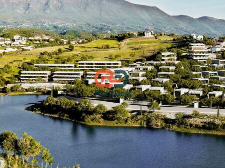 In Vendita Appartamento 1+1 Con Cortile Presso Residenca Farka Front Lake!!