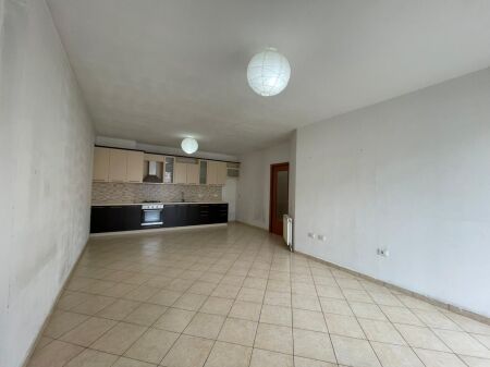 Apartament 2+1+Parking per qira tek Kika 1 tek Komuna e Parisit.