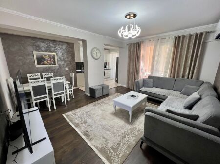  QERA Apartament 2+1 Me Ballkon  Prane Selvise, Qender 