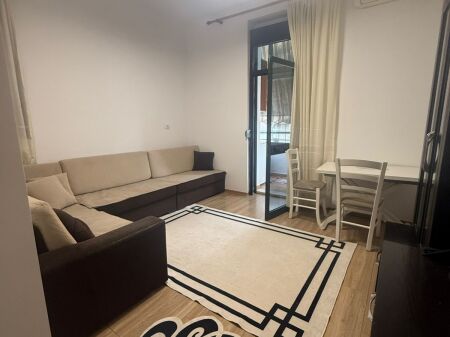 Rruga Durrësit Jepet Apartament 2+1 Me Qera