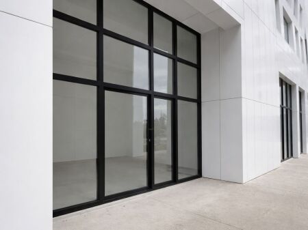 SHOP FOR RENT 91 M2 PORCELAN 1,500 EURO