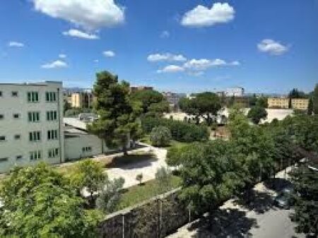 Locale commerciale in affitto, Oxhak