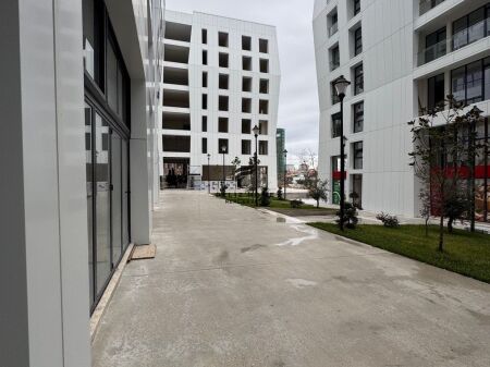 SHOP FOR RENT 86 M2 PORCELAIN 1,450 EURO