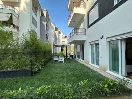 In vendita, Appartamento 2+1+2, Complesso FZ, Lago Secco, Tirana