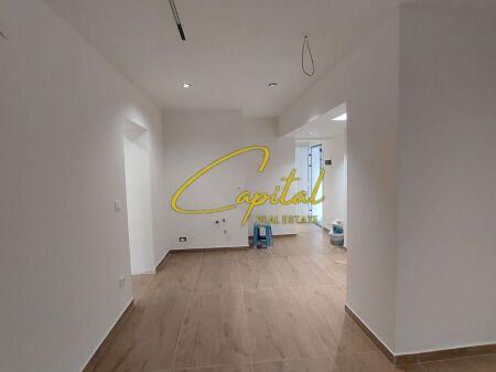 LOCALE COMMERCIALE IN AFFITTO 50 M2 NUOVO MERCATO 50.000 LEKE