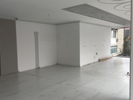 UFFICIO IN AFFITTO 72 M2 ZOGU I ZI 1.200 EURO