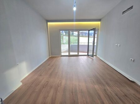 Appartamento 2+1+2+Balcone in Vendita a Fresk, Vicino al Ristorante Deliu