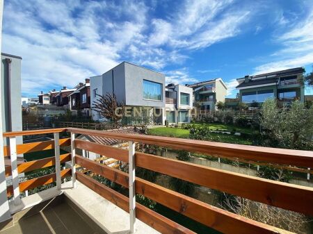 Villa in Affitto presso " Long Hill " Residence 3.000 € /Mese