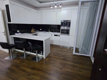 2+1+2 with veranda & parking space – near the “Selman Stërmasi” Stadium