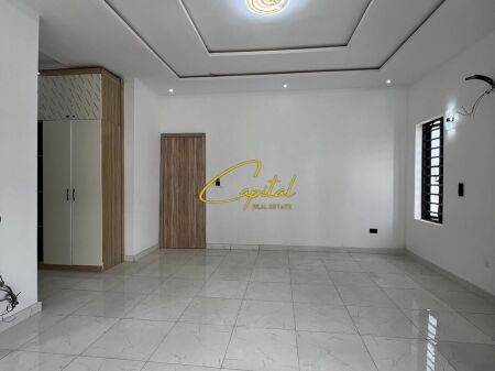 NEGOZIO IN AFFITTO 35 M2 21 DICEMBRE 280.000 LEKE