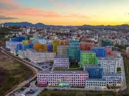 In vendita, Appartamento 1+1, Complesso Mangalem, Tirana.