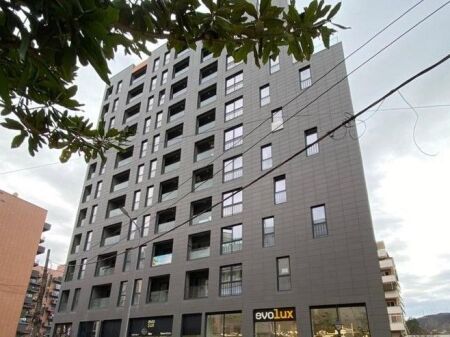 ESCLUSIVO! COMUNE DI PARIGI UNITÀ COMMERCIALE IN AFFITTO LUNGO LA STRADA