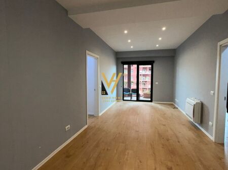 UFFICIO DI 100 M2 IN AFFITTO IN VIA KAVAJES 1.200 EURO