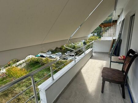 Apartament 2+1, Fresku!