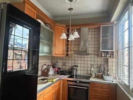 4-story villa for rent in Oxhaku, by the road.