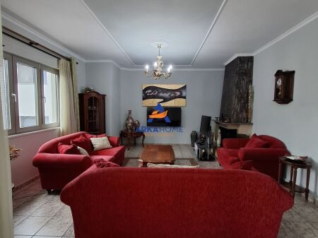 JEPET ME QERA APARTAMENT 3+1 TEK ISH TREGU ELEKTRIK 800 EURO
