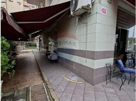 Unità commerciale in affitto presso il Comune di Parigi