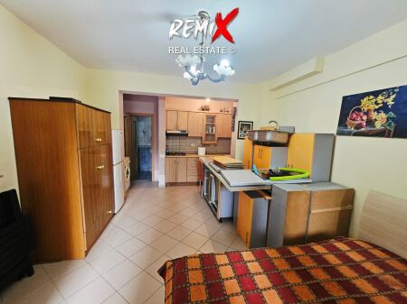 MONOLOCALE IN VENDITA CON CORTILE – SHKËMBI I KAVAJËS