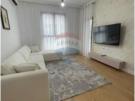 VENDIAMO APPARTAMENTO 1+1 INGRESSO TIRANA!