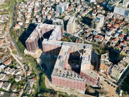 In vendita, Appartamento Duplex 4+1+4+Deposito, River Side Residence, Tirana